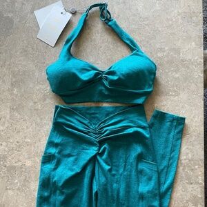 Bombshell sportswear  V back leggings and  sport bra